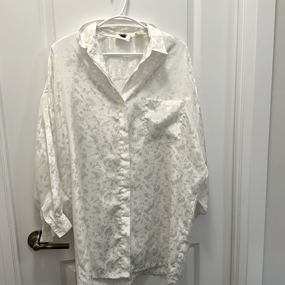 Oversized White Satin Feeling Blouse​​